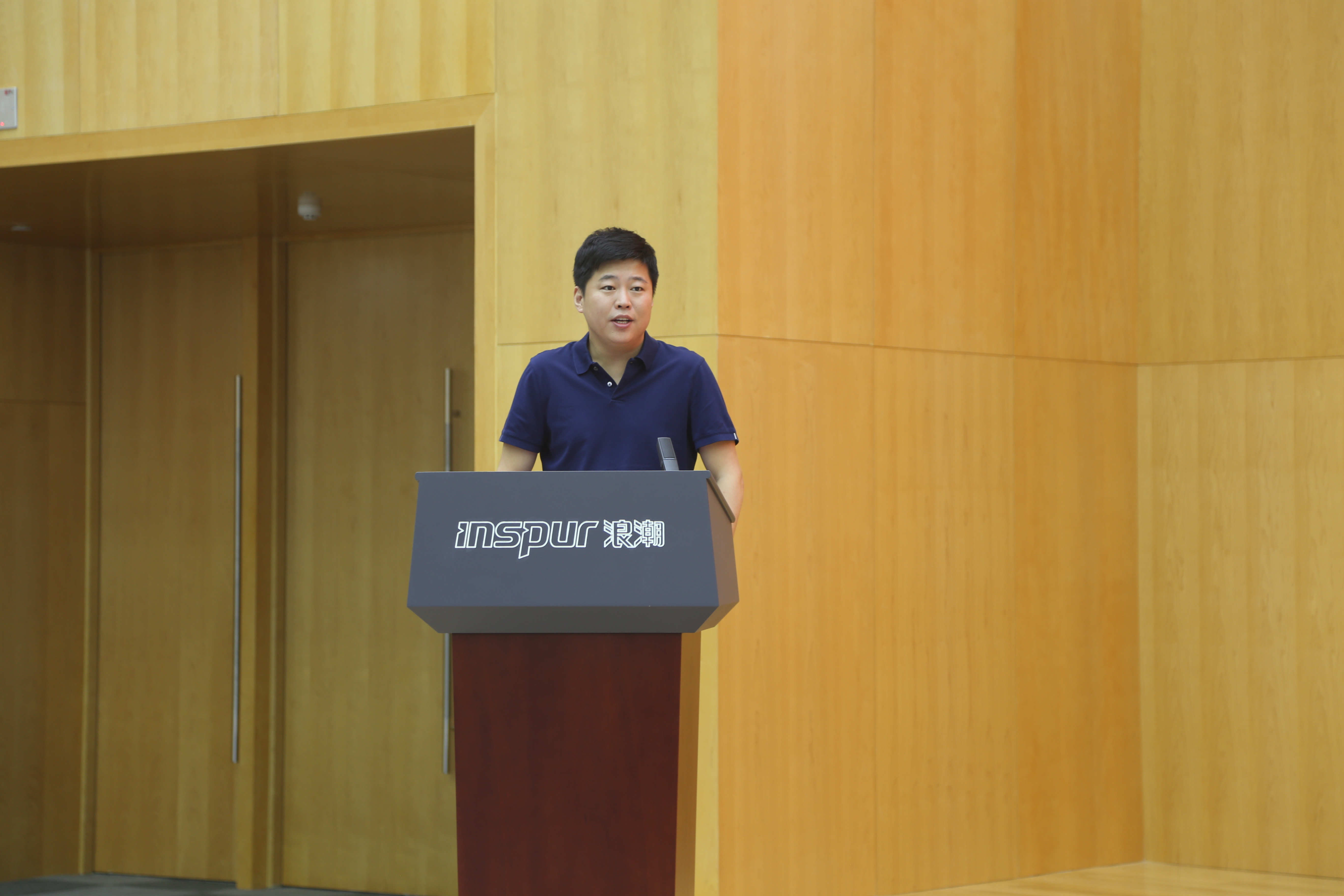 5aed001ad339d56e6344c009d8ba40e_副本.jpg